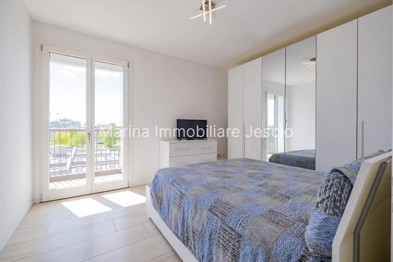 Salis Apartment Lido di Jesolo 0*,