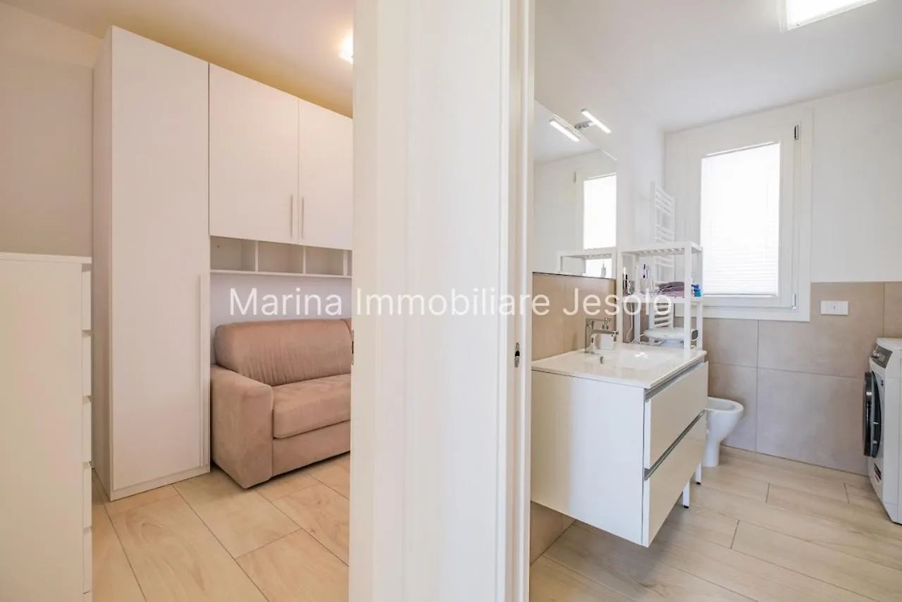 Salis Apartment Lido di Jesolo 0*,