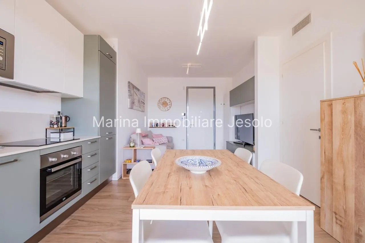 Salis Apartment Lido di Jesolo 0*,  Italy